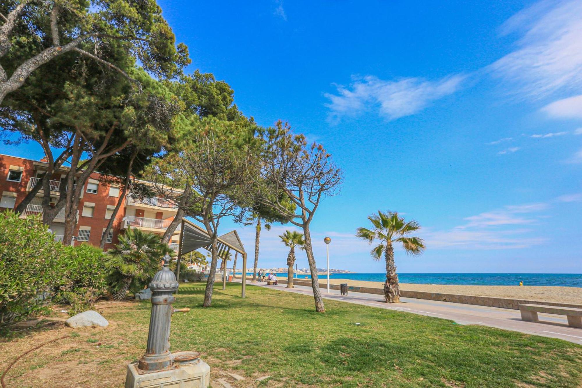 Txingudi - Only Families Lägenhet Cambrils Exteriör bild
